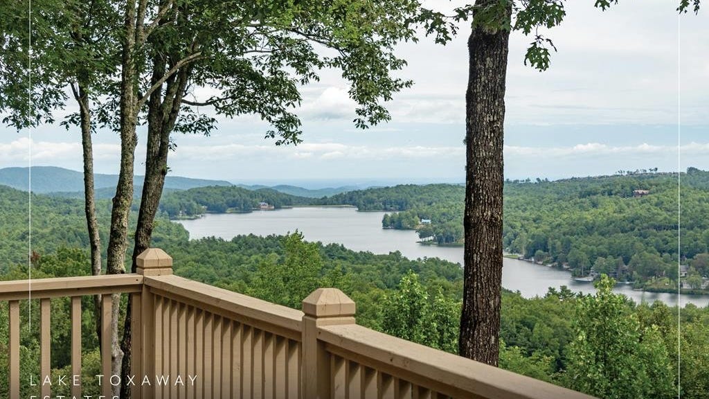 105 Boulder Knob Dr  