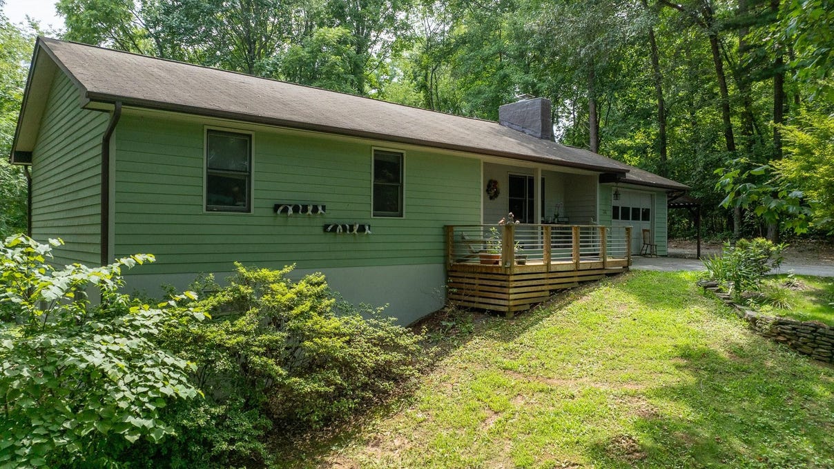 36 Brentwood Dr  