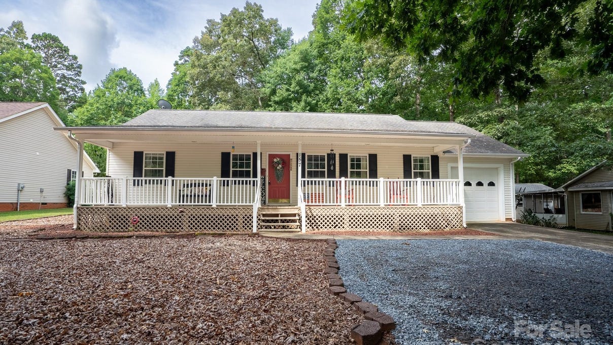 157 Woodrun Dr  