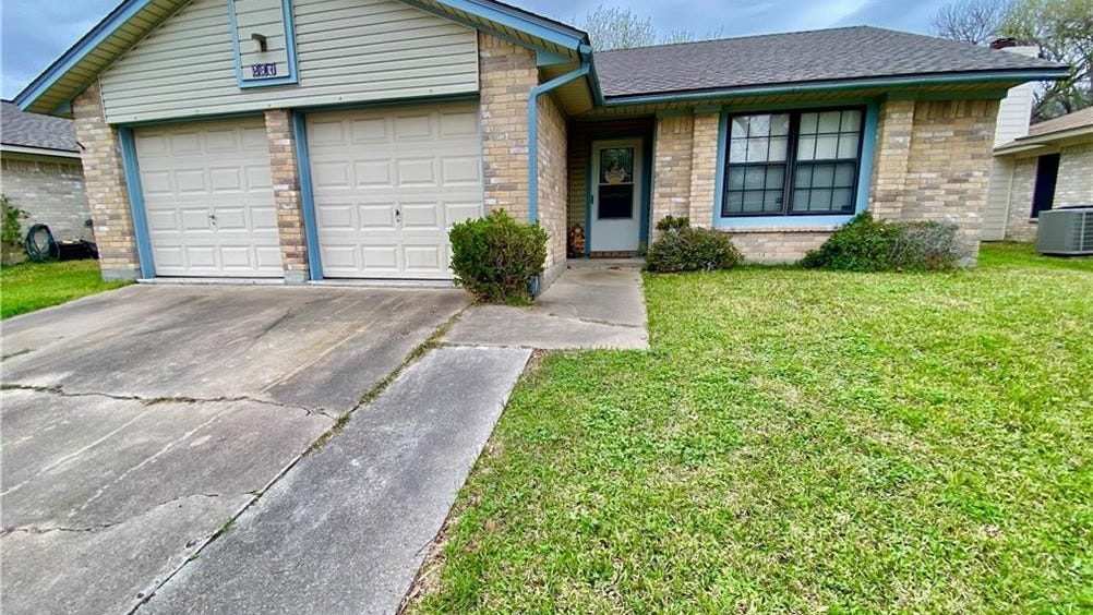 207 Roanoke Drive, Victoria, TX 77904 House for Sale