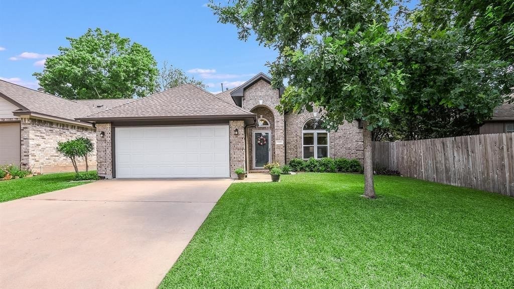 1706 White Oak Loop