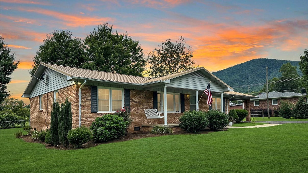 36 Pleasant Vly Dr  