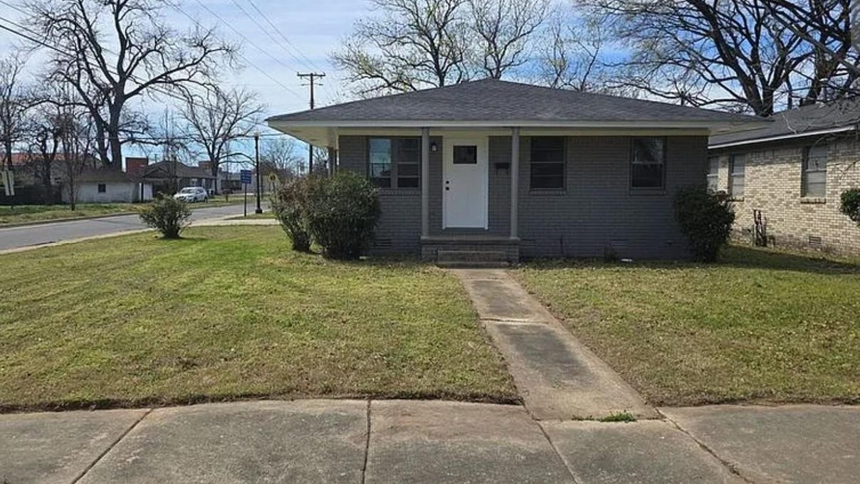 701 N Cedar St  