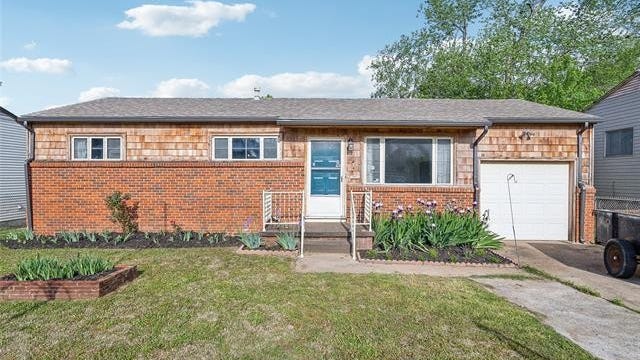 804 Elder Ave E  