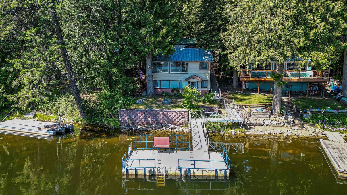 551 Davis Lk Rd  