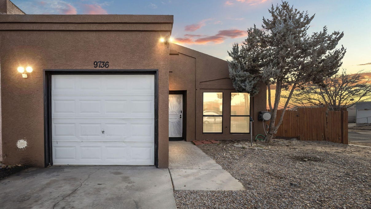 9736 WESTBOUND AVE SW  