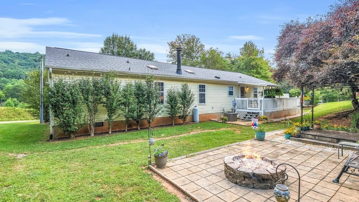 109 Claude Justice Ln  