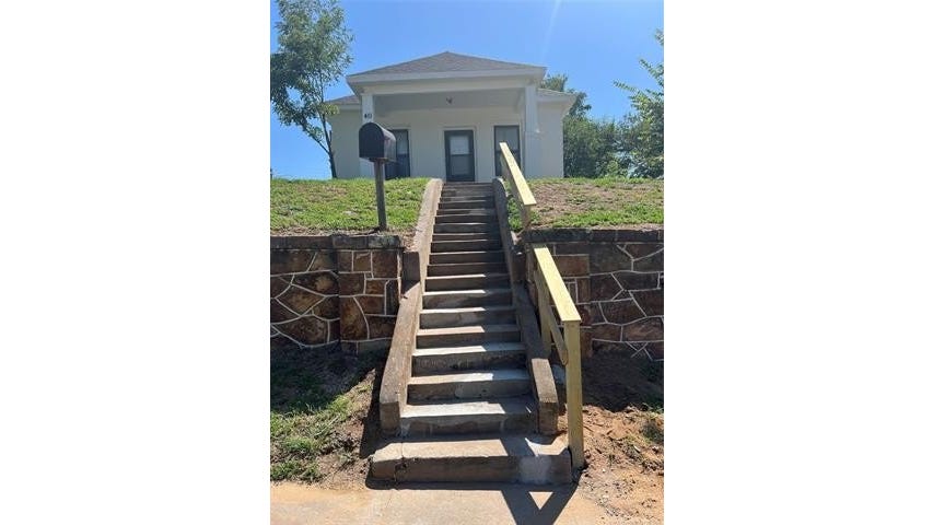 411 N Lincoln Ave  