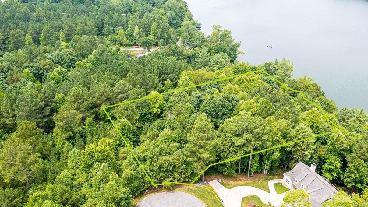 3005 HIGH VISTA CT NE  