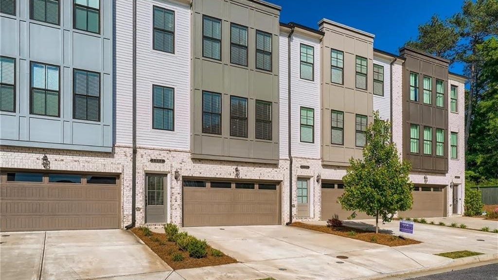 950 South Peachtree Rd  