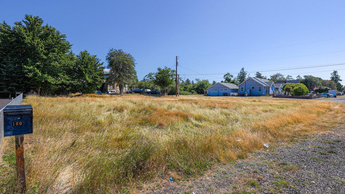 165 SE 2ND ST