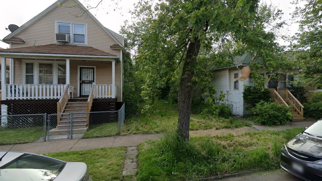 9138 S BLACKSTONE AVE  