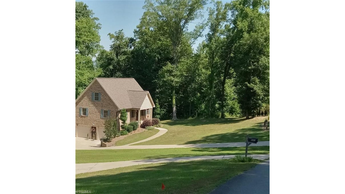 845 Montgomery Ct  
