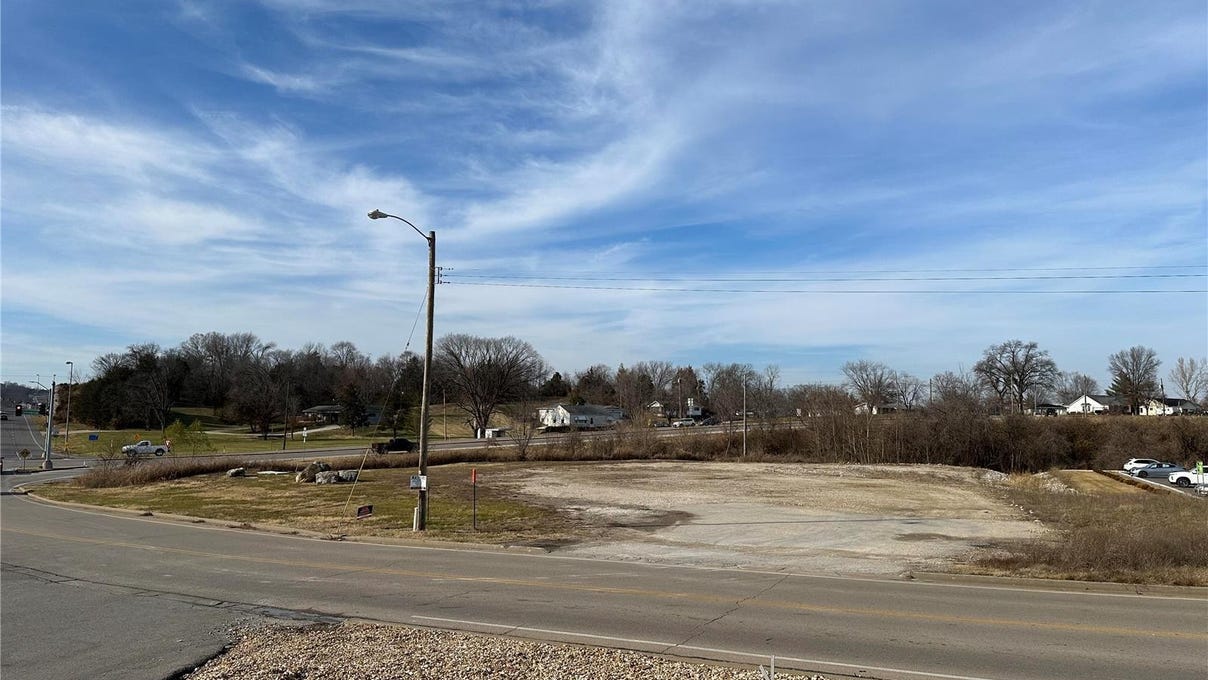 225 Riverview Plz Dr