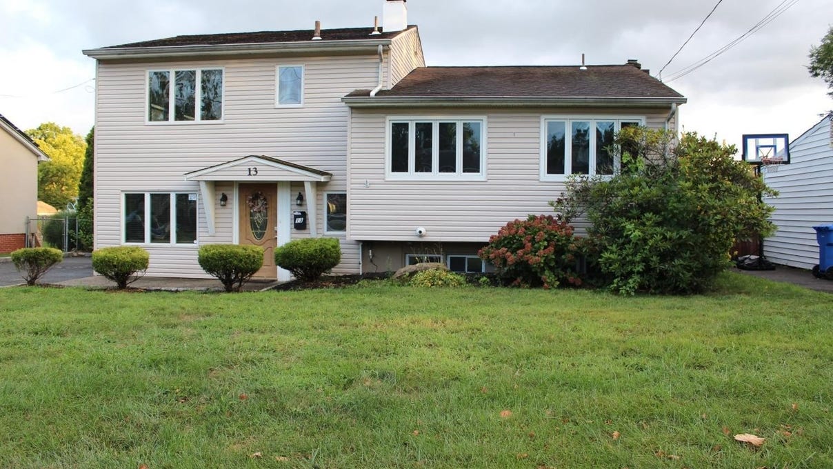 13 Califon Dr  