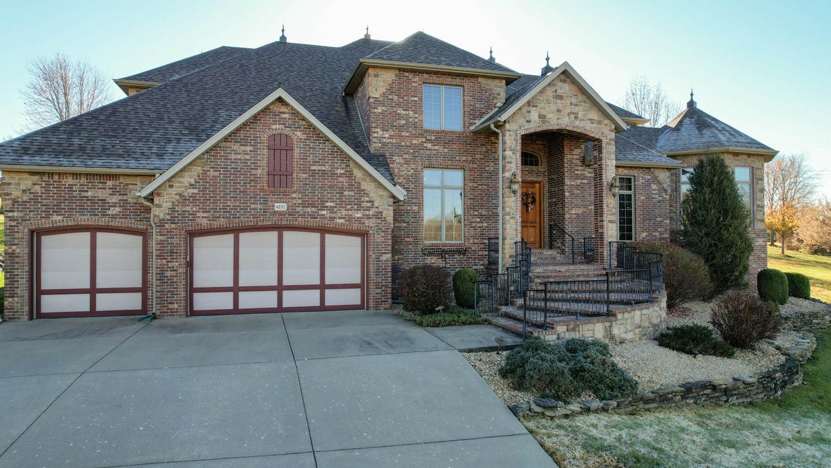 6232 South Riverbend Rd  