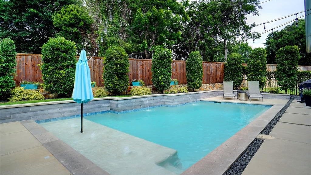 809 Meadow Bend Loop S  