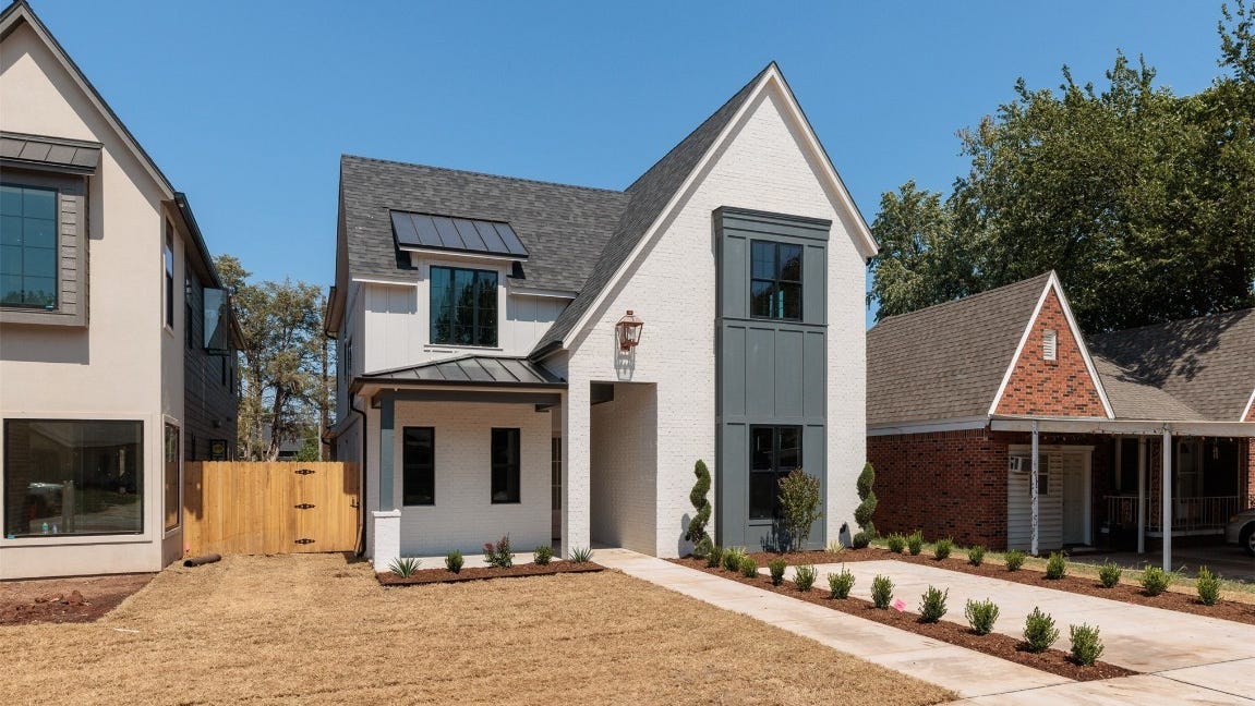 1121 NW 42nd St  