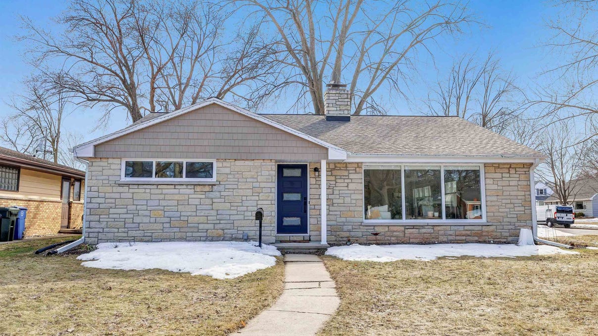 1002 RIDGEWAY Boulevard, De Pere, WI 54115 House for Sale realestate