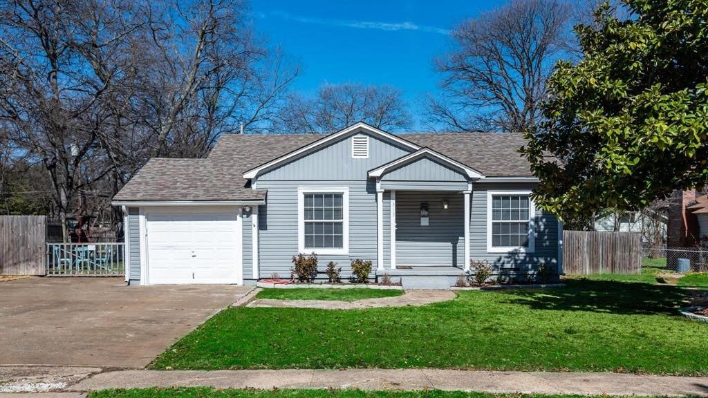 313 W Avenue G, Garland, TX 75040 House for Rent