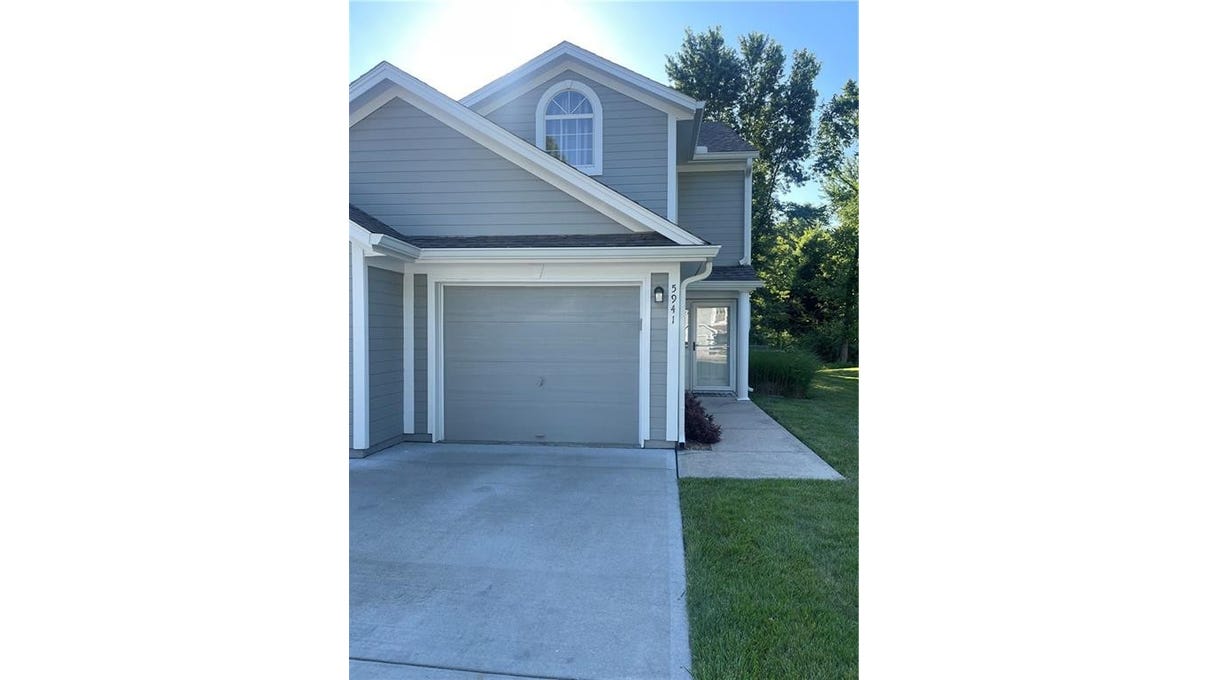 5941 NE Moonstone Dr  