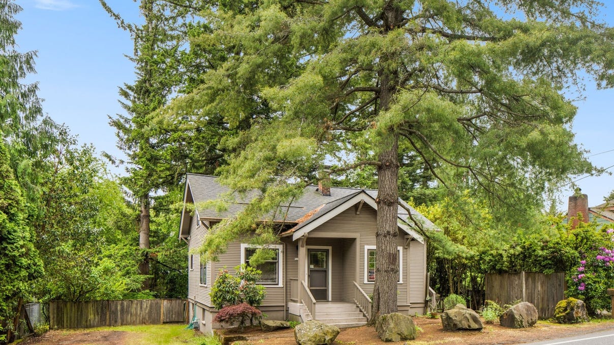 7298 SW CAPITOL Hl RD  