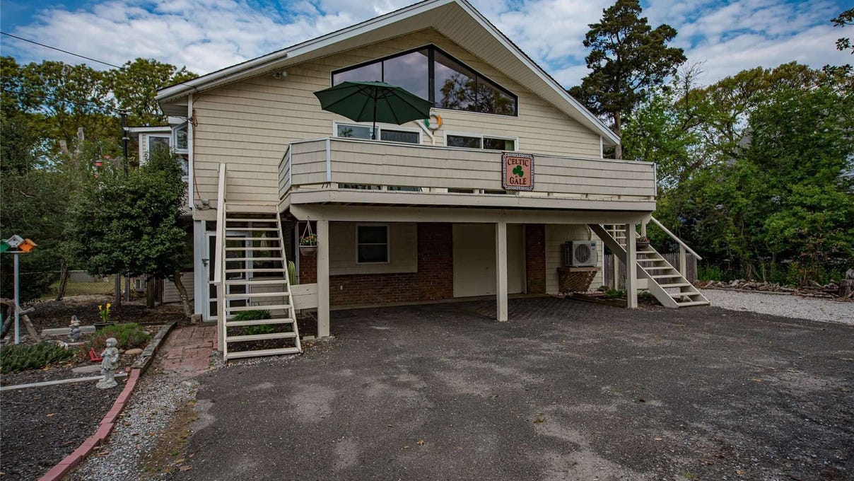 10 Beach Plum Lane, Nissequogue, NY 11780 House for Sale