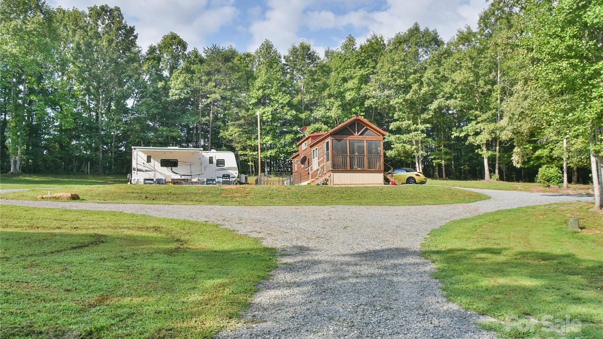 57 Hazel Dr  
