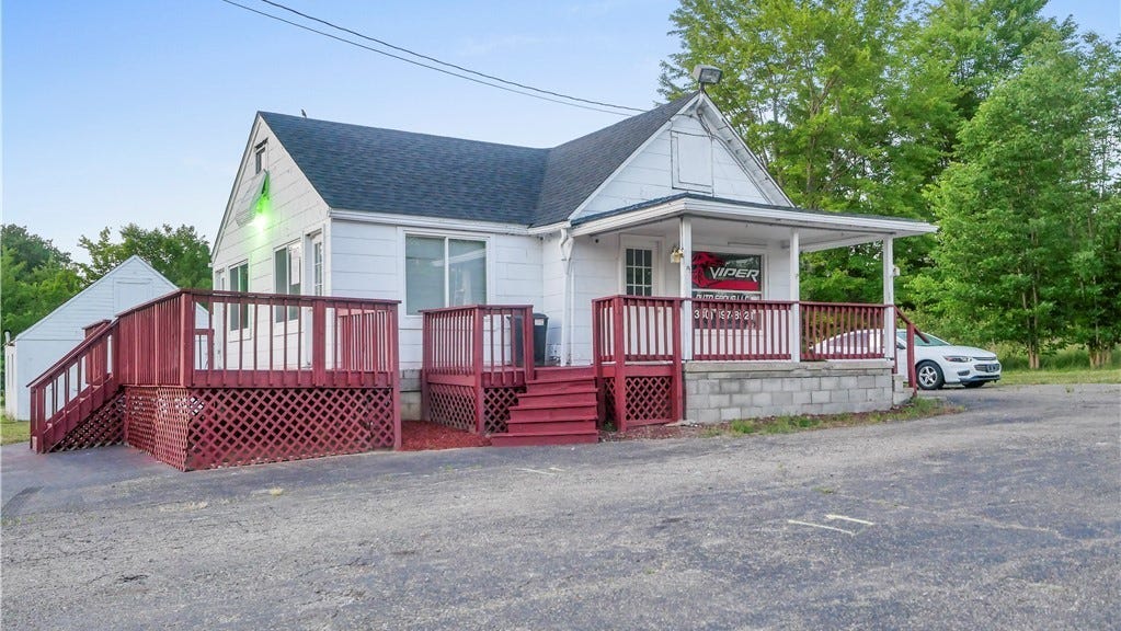 438 E western reserve Rd