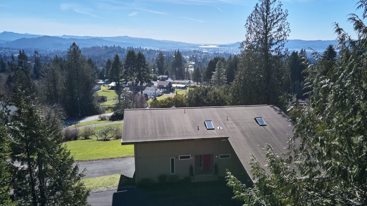 3837 Columbia Hts Rd  