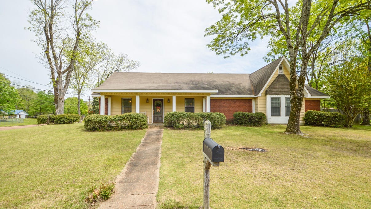 2801 PLUM RD  