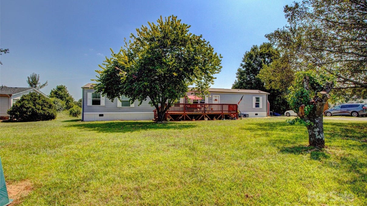 2449 Leonhardt Rd  