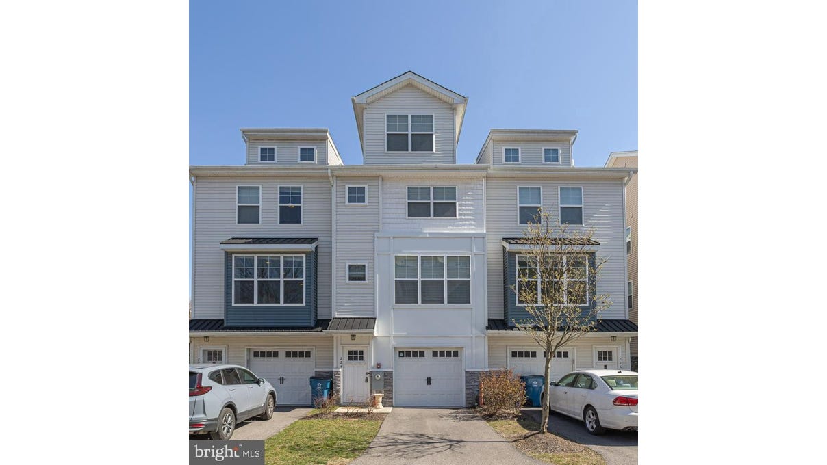 224 TESSA LANE, CONSHOHOCKEN, PA 19428 Townhouse for Sale realestate