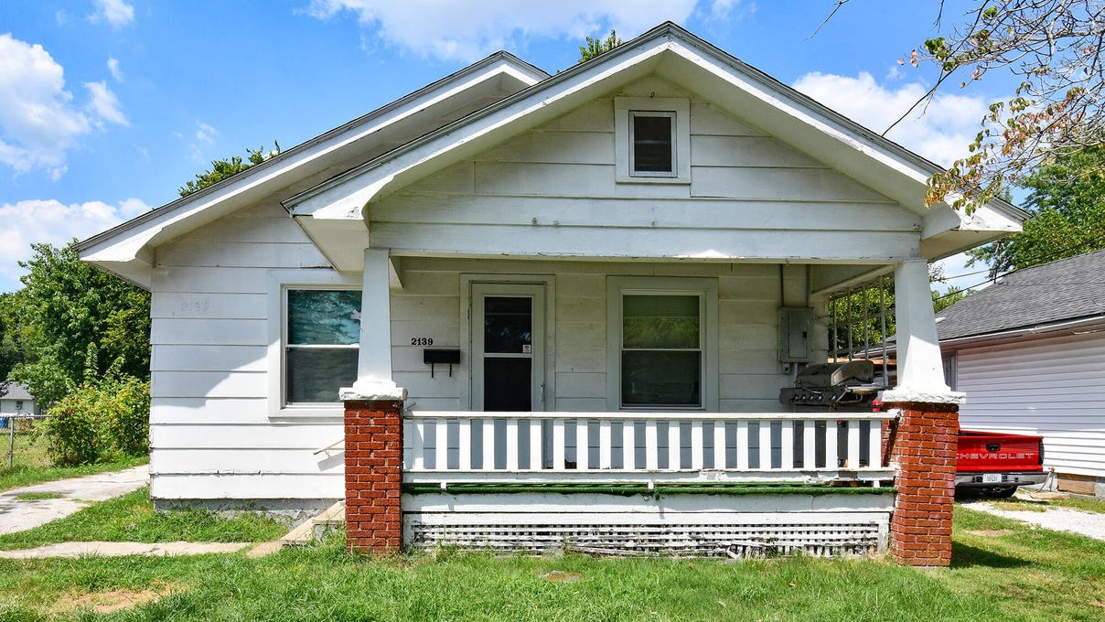 2139 W Mount Vernon St  