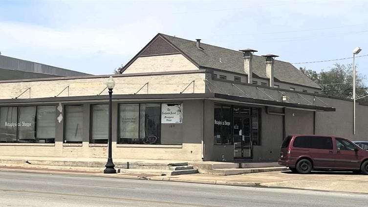 6619 E LANCASTER AVE  