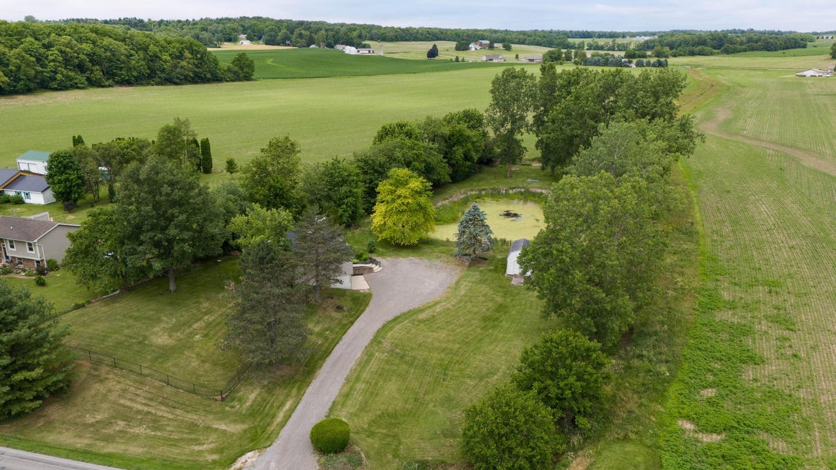 8202 County Rd 5  