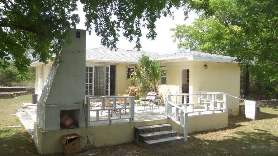 3 bedroom 2 bath house located in Stella Maris, Stella Maris, Long