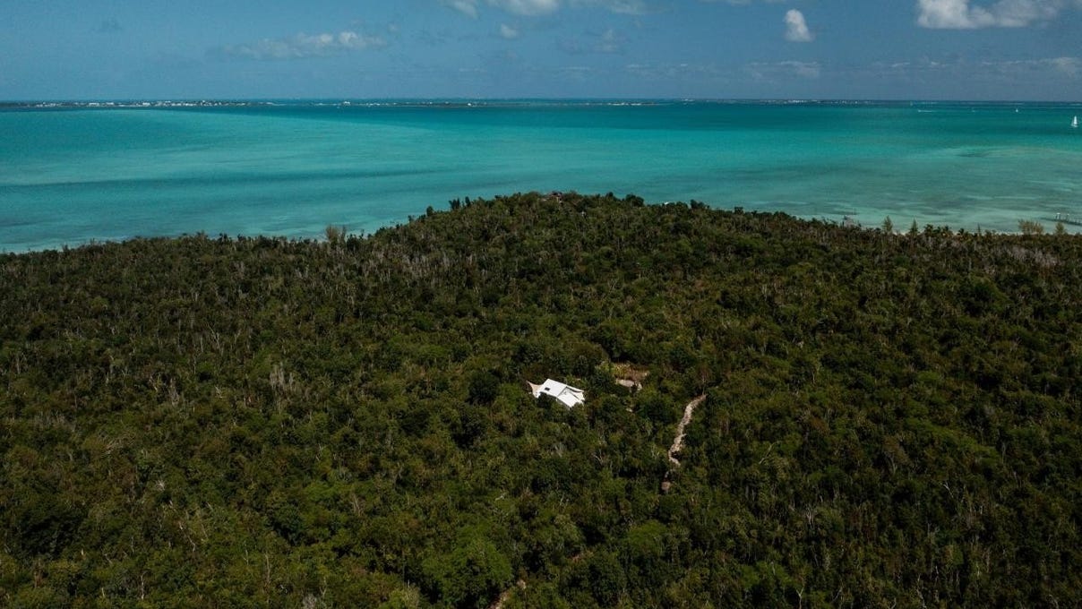 JUNGLE HUT, Lubbers Quarters, Central Abaco House for Sale