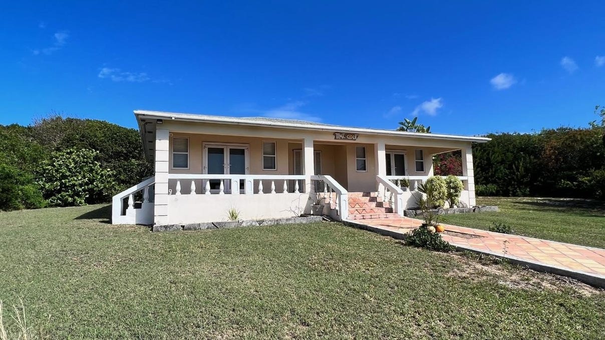 HOME IN RAINBOW BAY, Rainbow Bay, North Eleuthera House for Sale