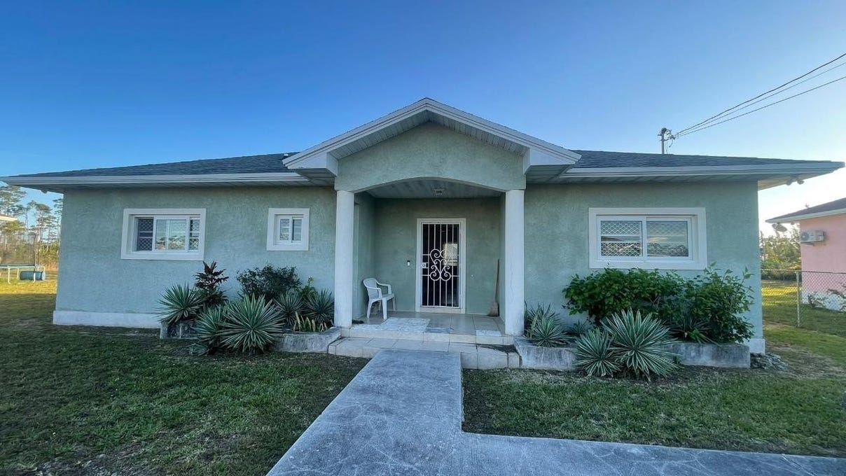 16 EMANCIPATION DRIVE, Freeport, Freeport House for Sale