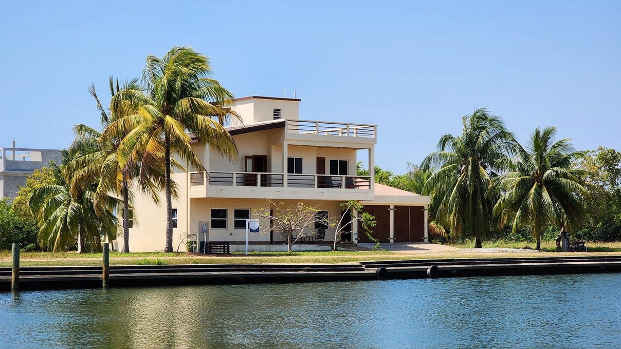 GJWQ+HRP, Placencia, Belize, Placencia, Stann Creek District House for