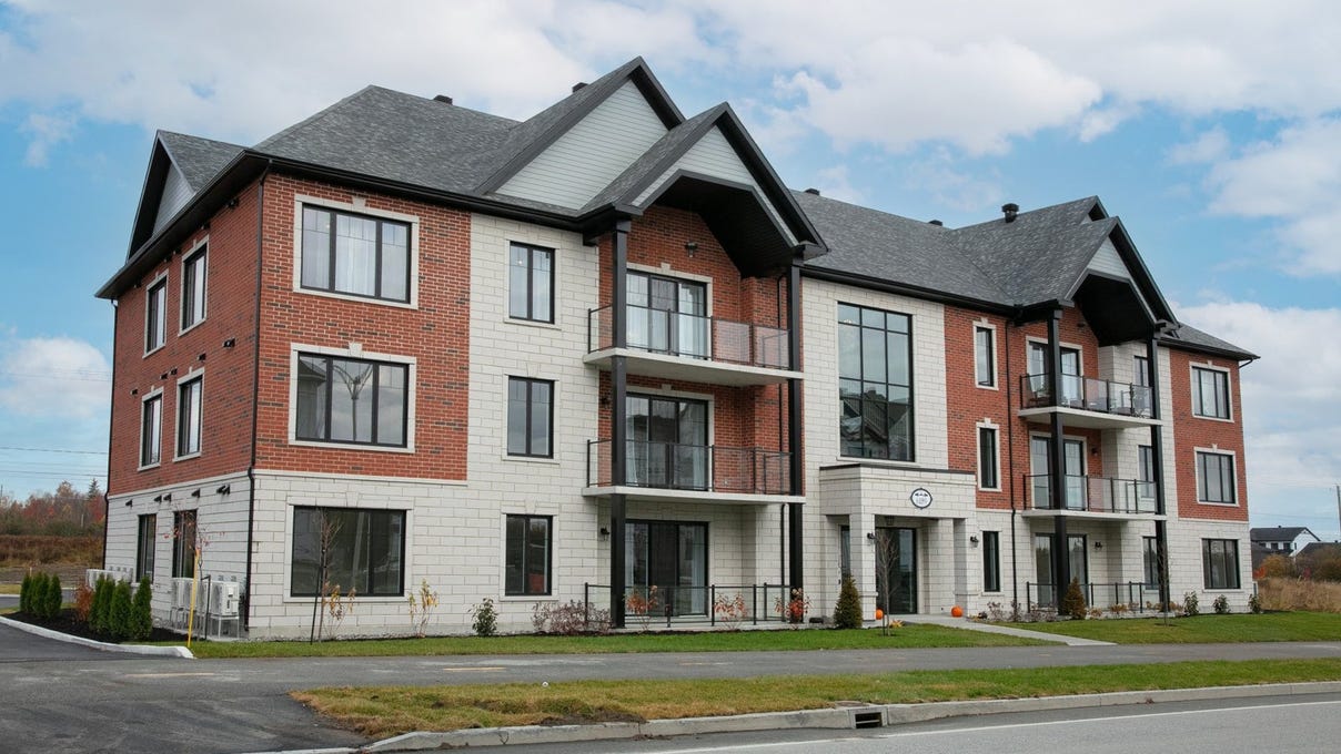 6189 Boulevard René Lévesque, Sherbrooke, Québec J1N 1C1, CA