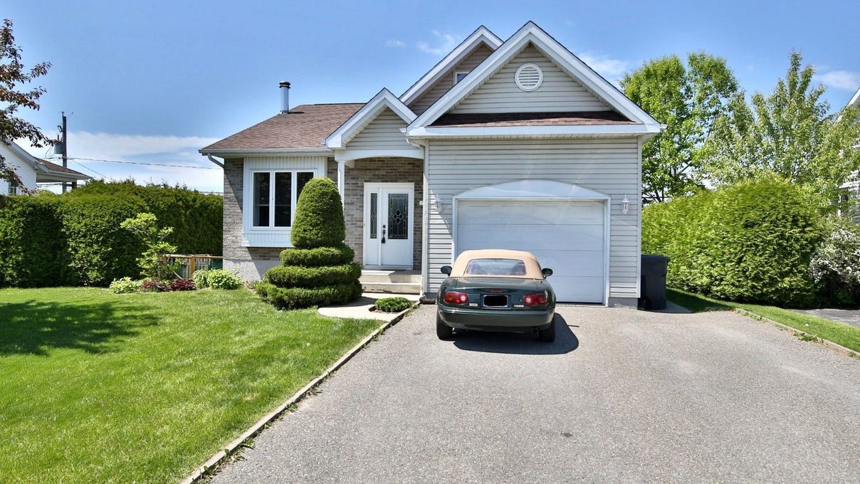 531 Rue Dion, SaintDominique, QC J0H1L0, CA, SaintDominique, Québec