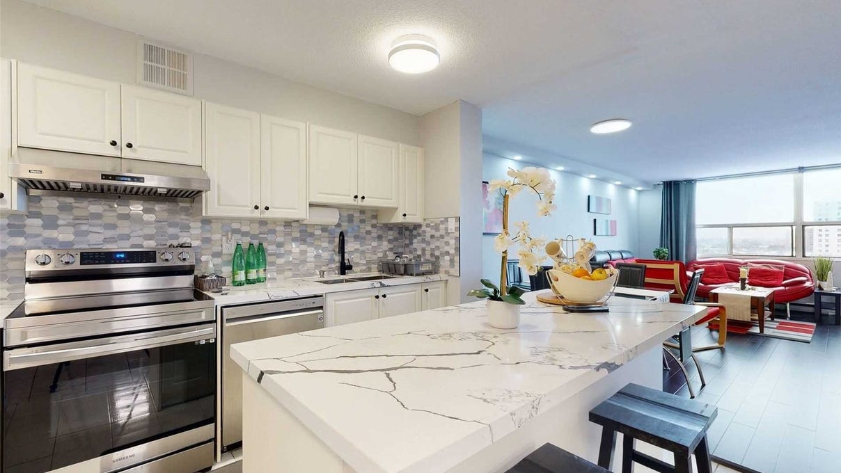 1002 10 Tobermory Dr, Toronto, Ontario Apartment for Sale