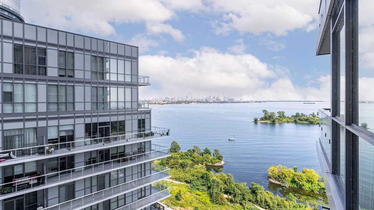 1601 - 59 Annie Craig Dr  