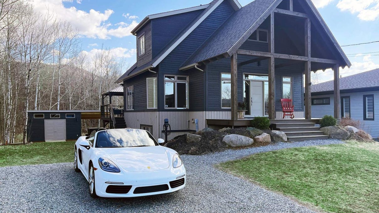 189 Rue de Yamaska, Bromont, QC J2L2V1, CA, Bromont, Québec House for