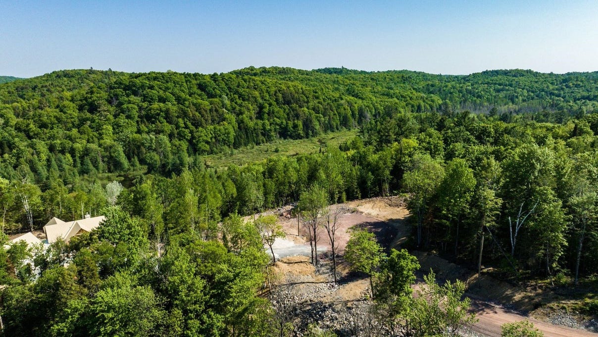 P Rue de la Toundra, BrownsburgChatham, QC J8G2P1, CA, Brownsburg