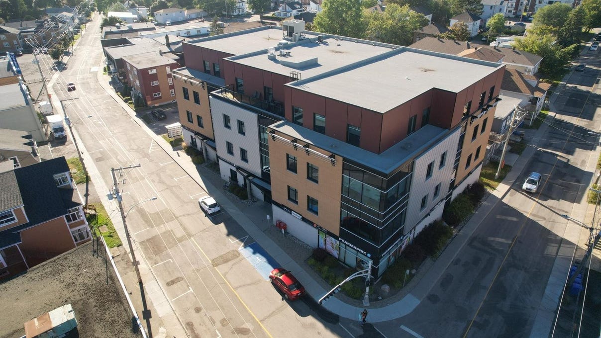 160 Rue de l'Évêché O., Rimouski, QC G5L9H4, CA, Rimouski, Québec