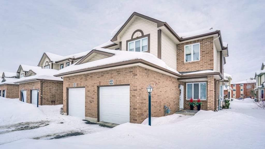 48 Rue de la Fondrière, Hull, QC J8Z3J2, CA, Hull, Québec House for