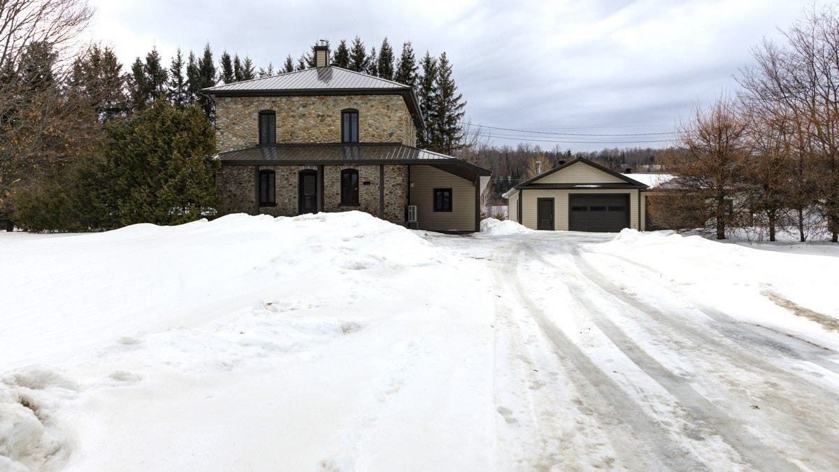 526 Rue StAugustin, SaintAugustindeWoburn, QC G0Y1R0, CA, Saint